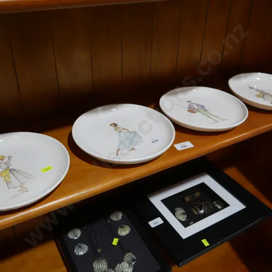 Set of 4 display plates