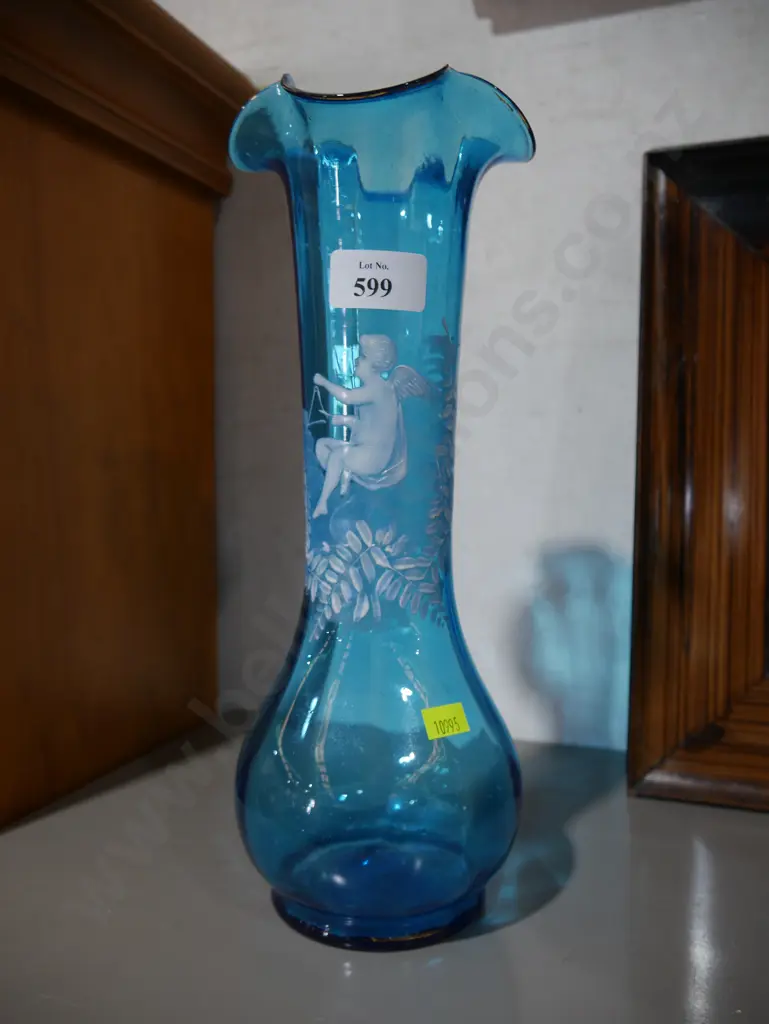 Mary Gregory glass vase Image 1++