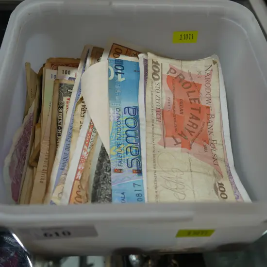 Assorted coins and notes