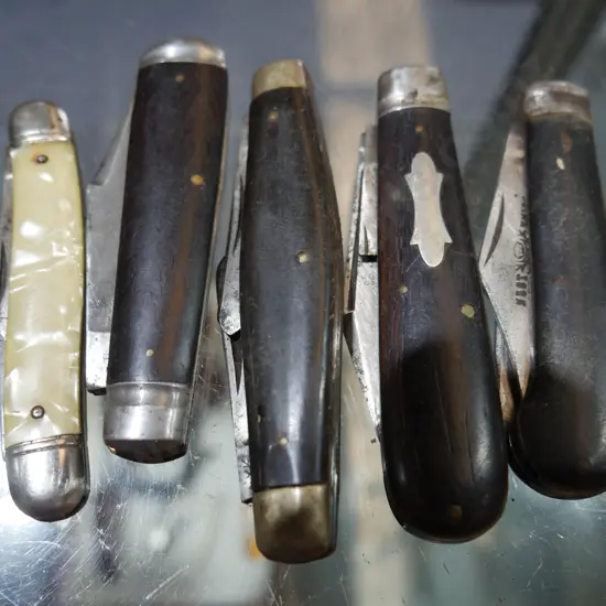 Assorted pocket knives