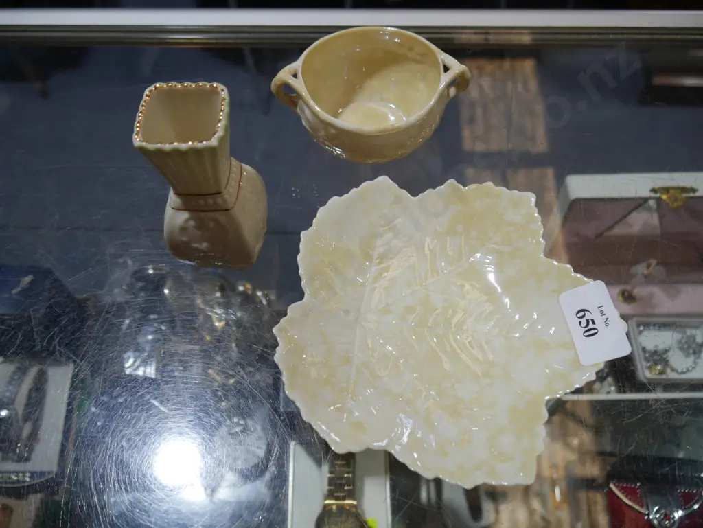 Three pieces of Belleek china Image 1++