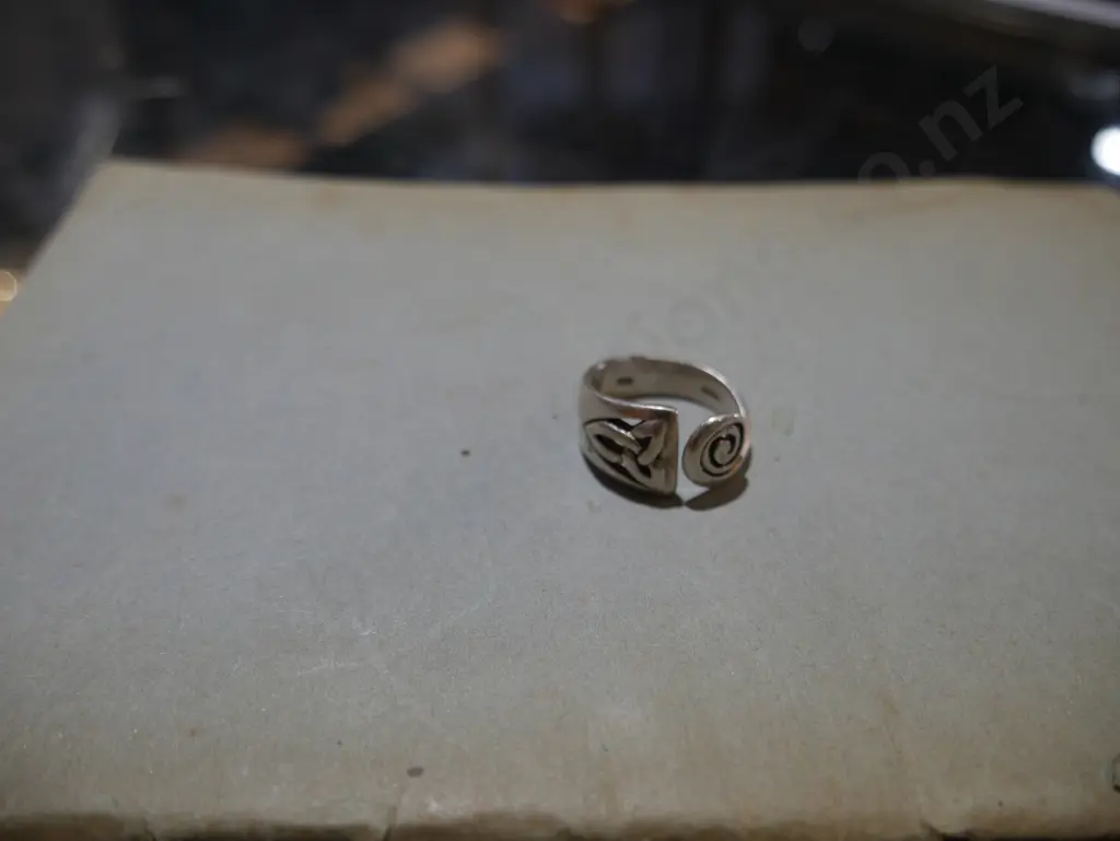 Silver ring Image 1++