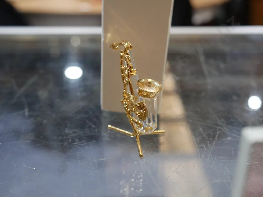 Swarovski saxophone Image 1++