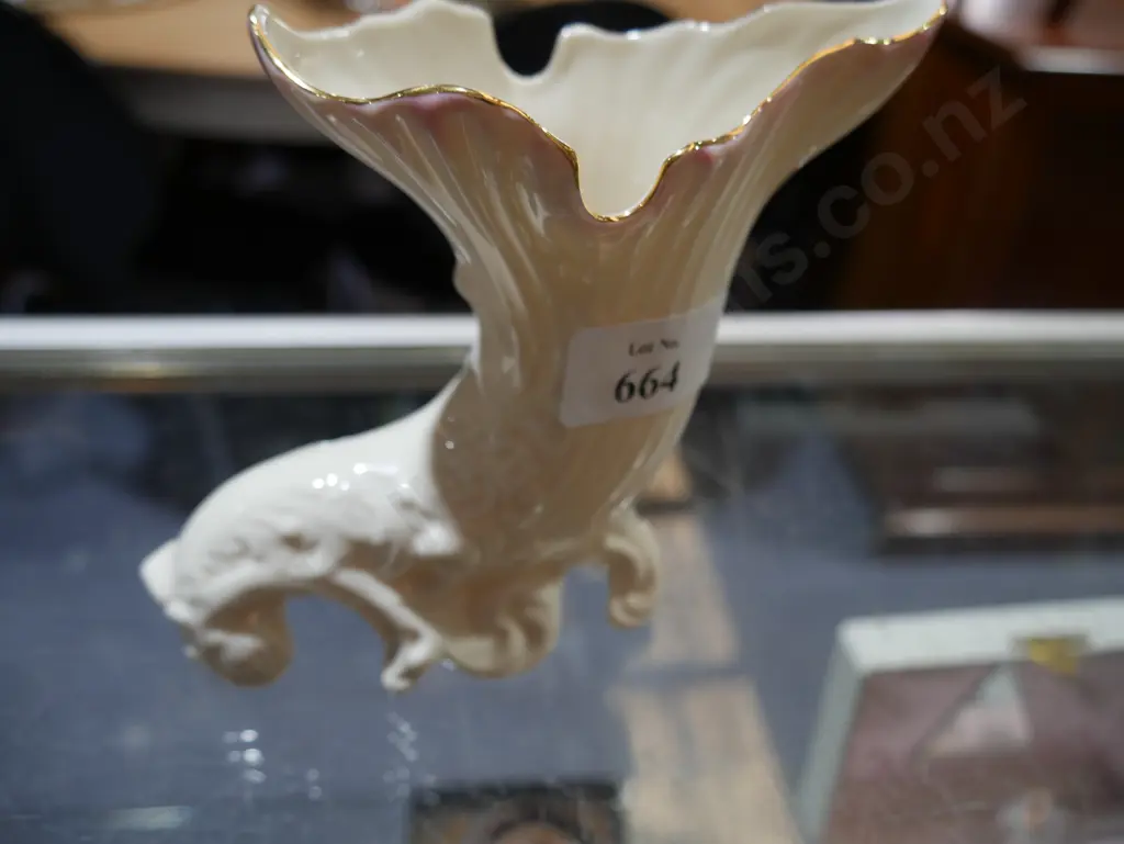 Belleek vase Image 1++