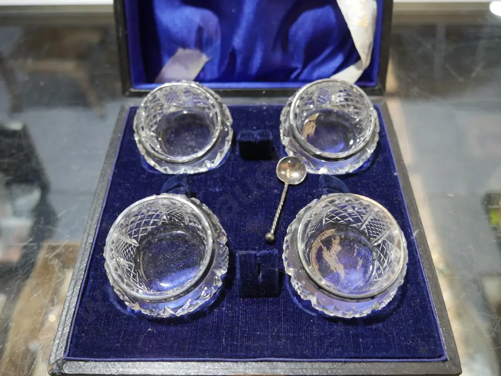 Sterling silver rimmed open salts Image 1++