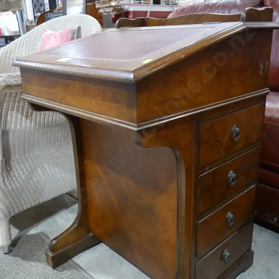 Walnut repro davenport