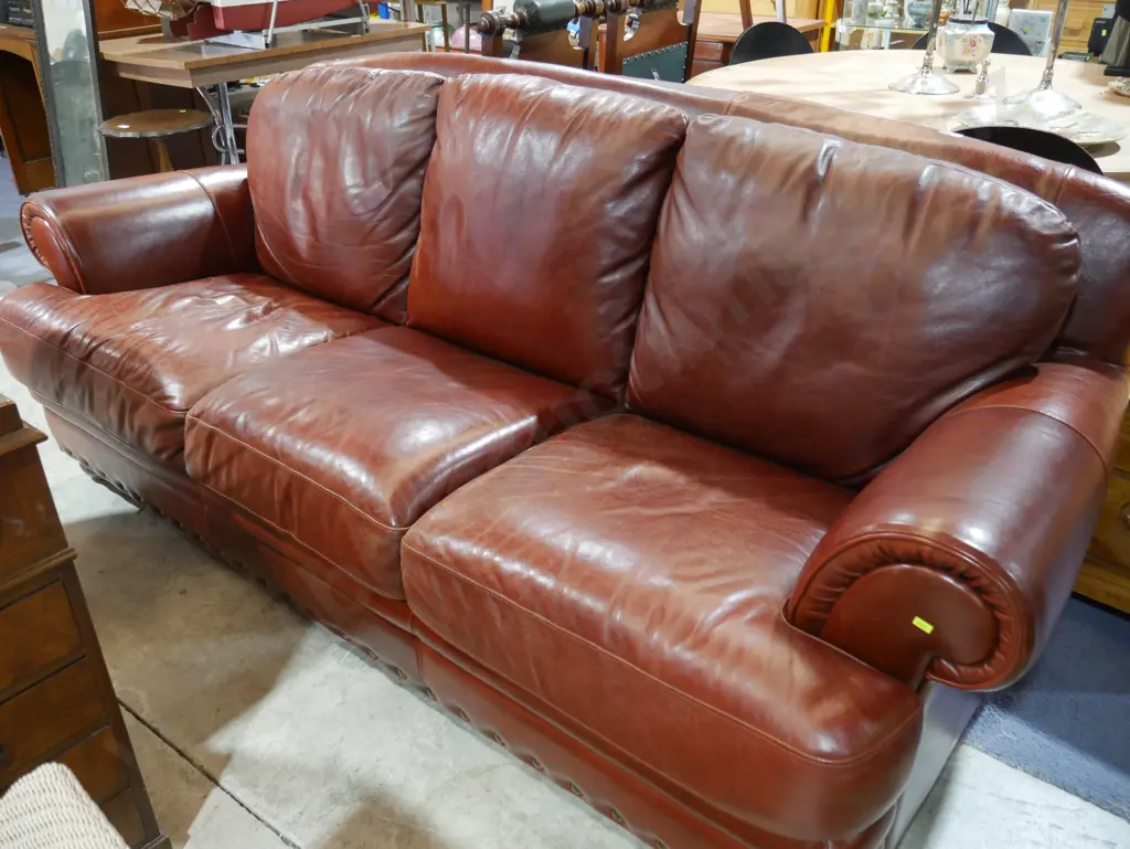 3 seater leather couch Image 1++