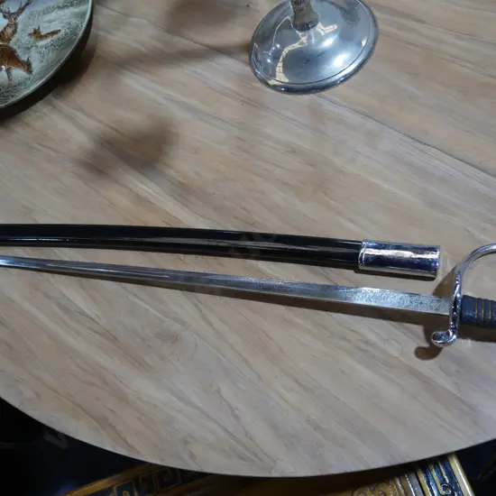 Replica saber