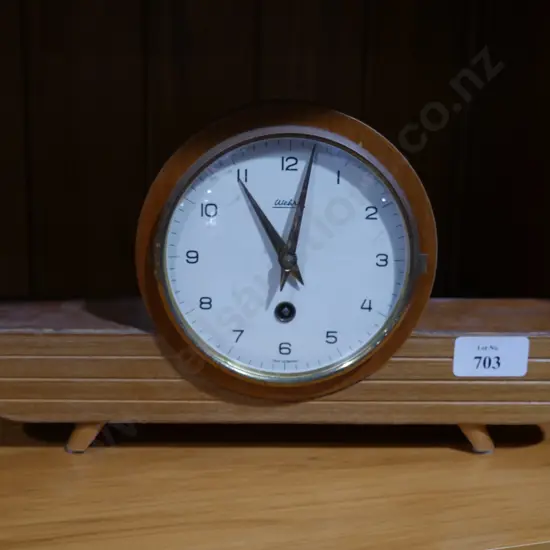 Mantel  clock