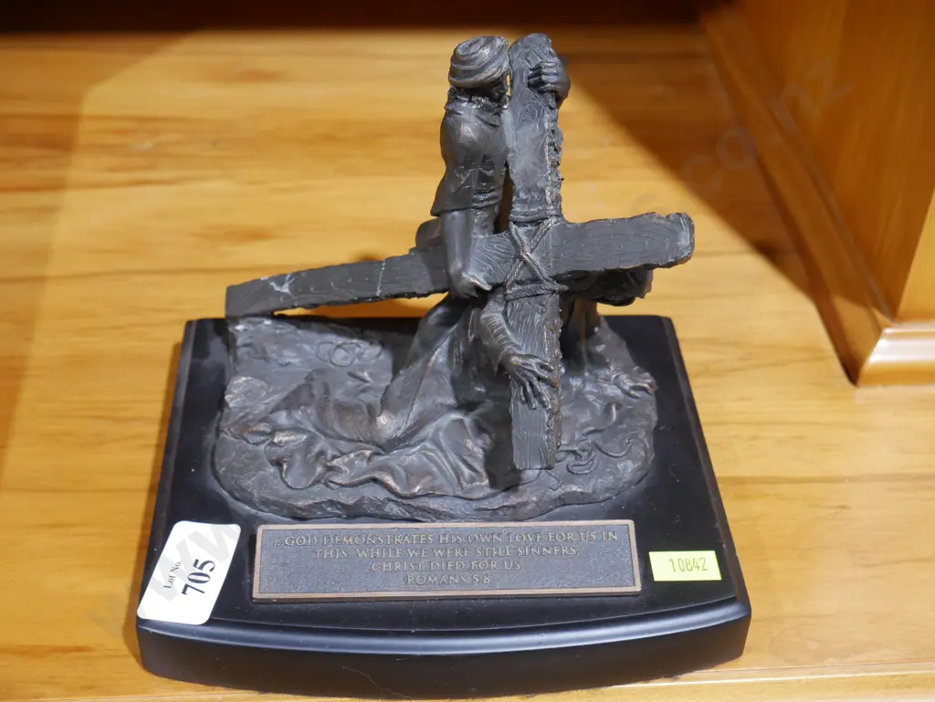 Religious figurine Image 1++