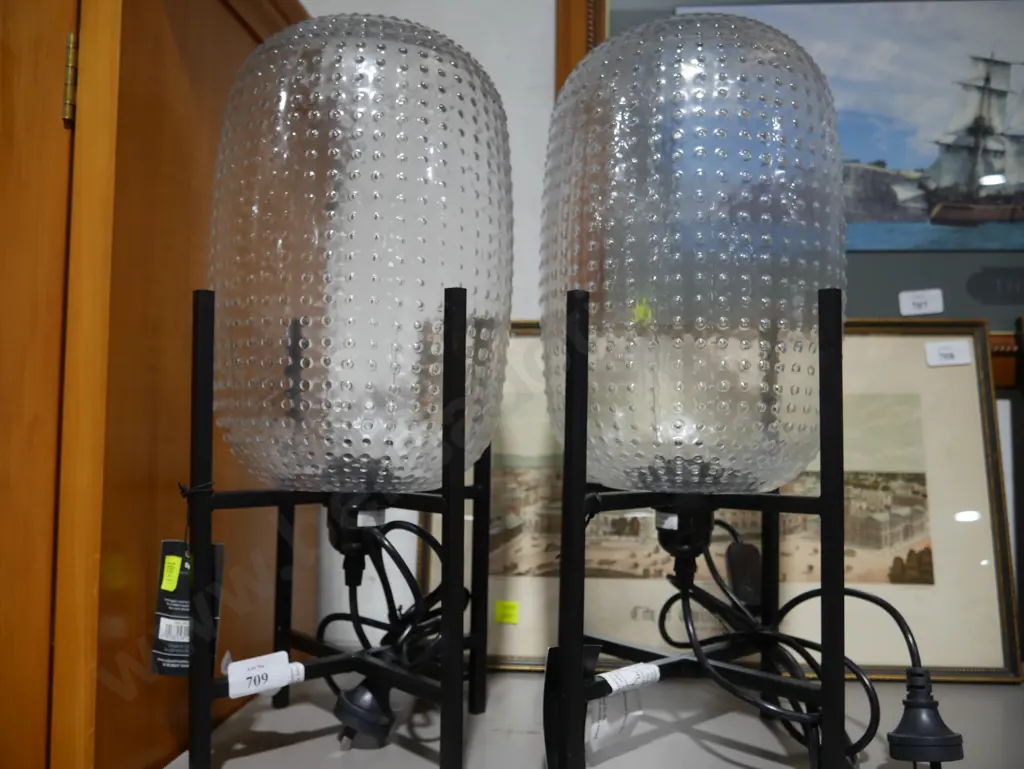 2 table lamps Image 1++