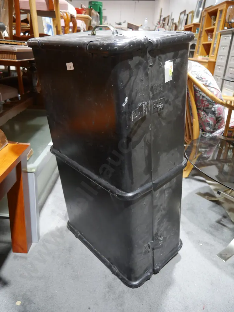 Black trunk Image 1++