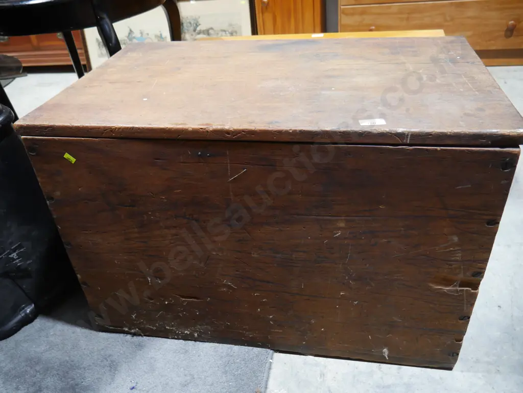 Wooden trunk Image 1++