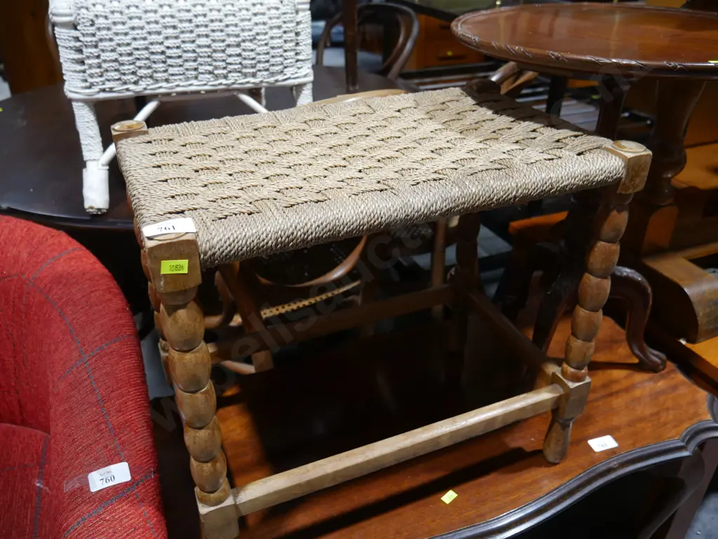 Sea grass top stool Image 1++