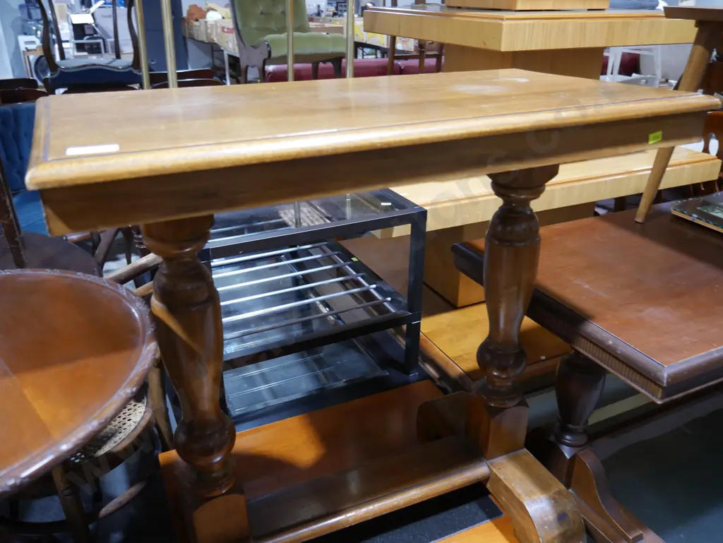 Hallway table Image 1++