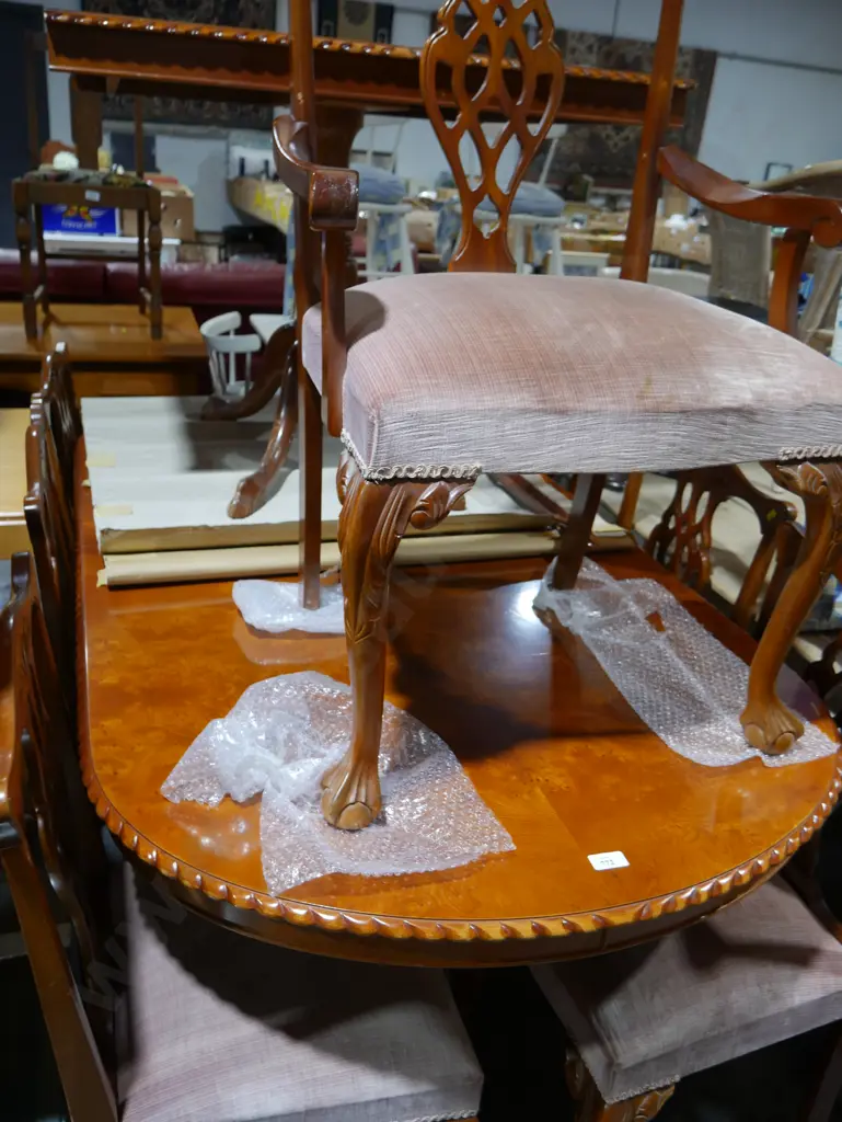 Large dining table and 8 chairs Image 1++