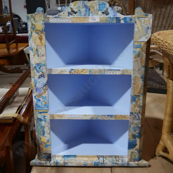 Corner shelving unit