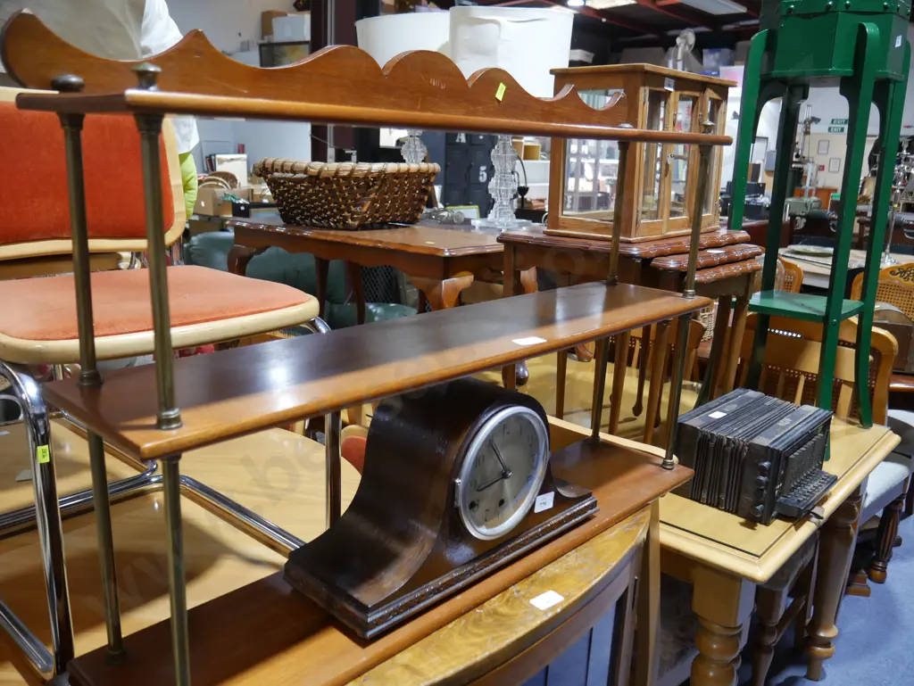 Display shelves Image 1++