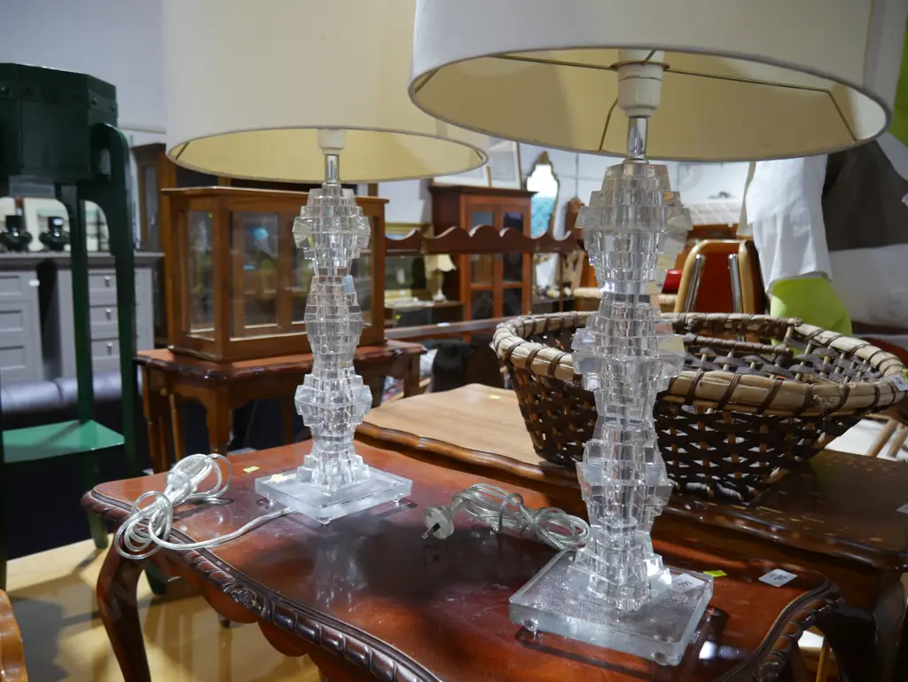 Two table lamps Image 1++