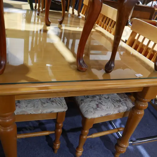 Extension dining table and 6 chairs