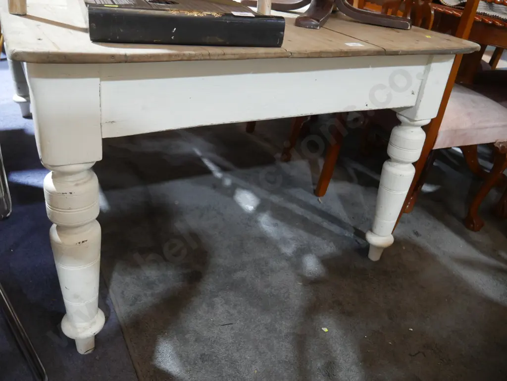 Vintage dining table Image 1++