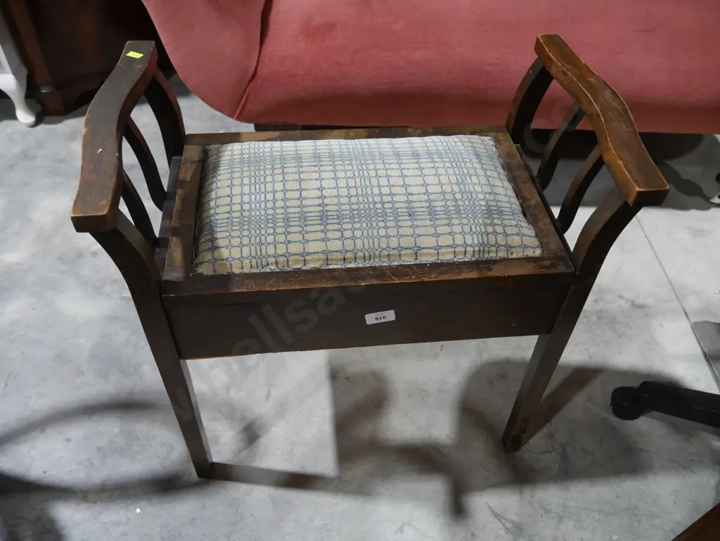 Piano stool Image 1++