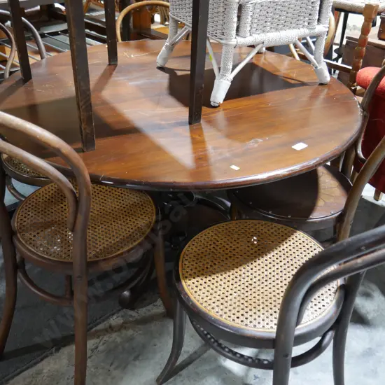 Round dining table and 6 chairs