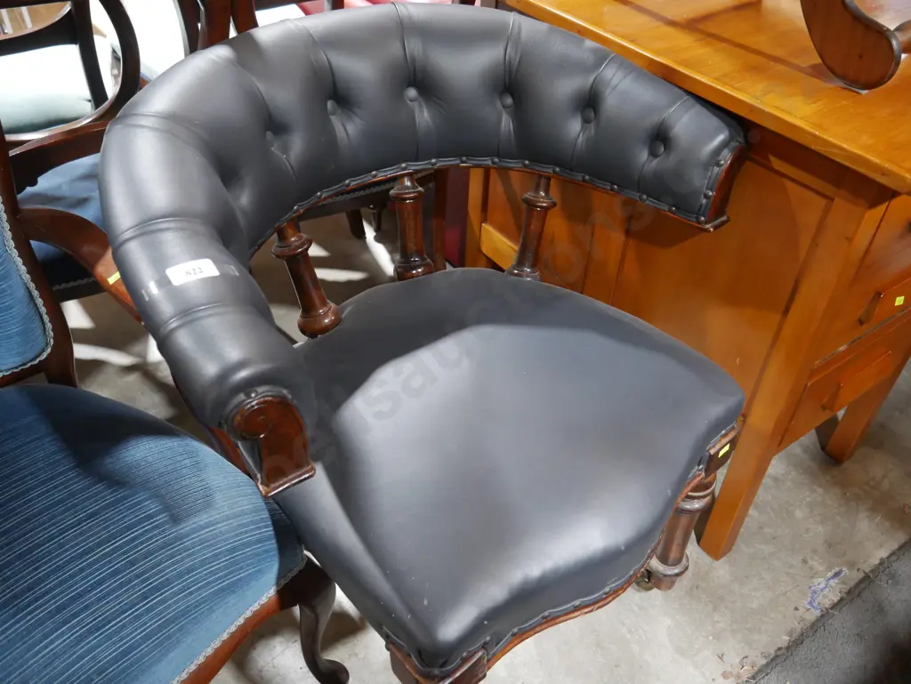 Captain chair Image 1++