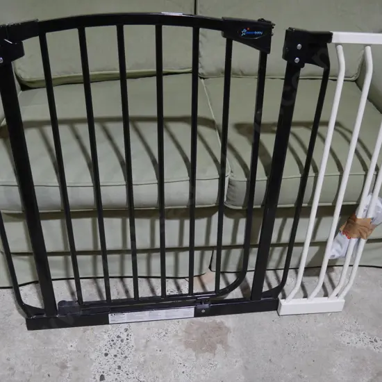 Baby gate