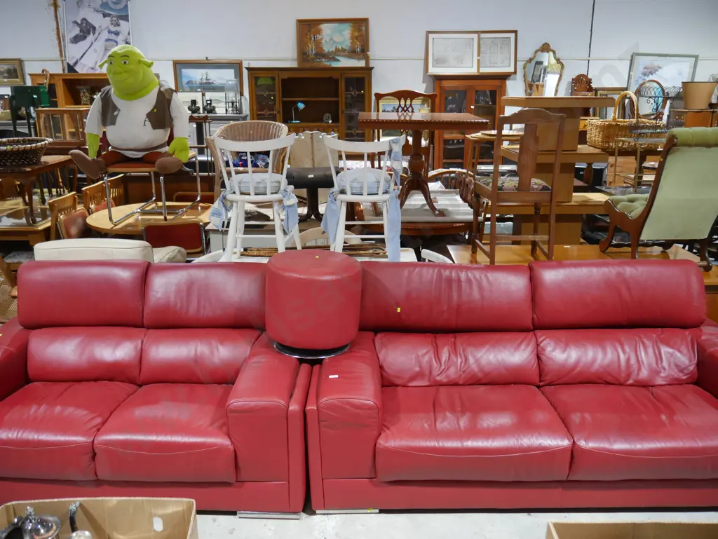 Two-piece lounge suite with footstool Image 1++