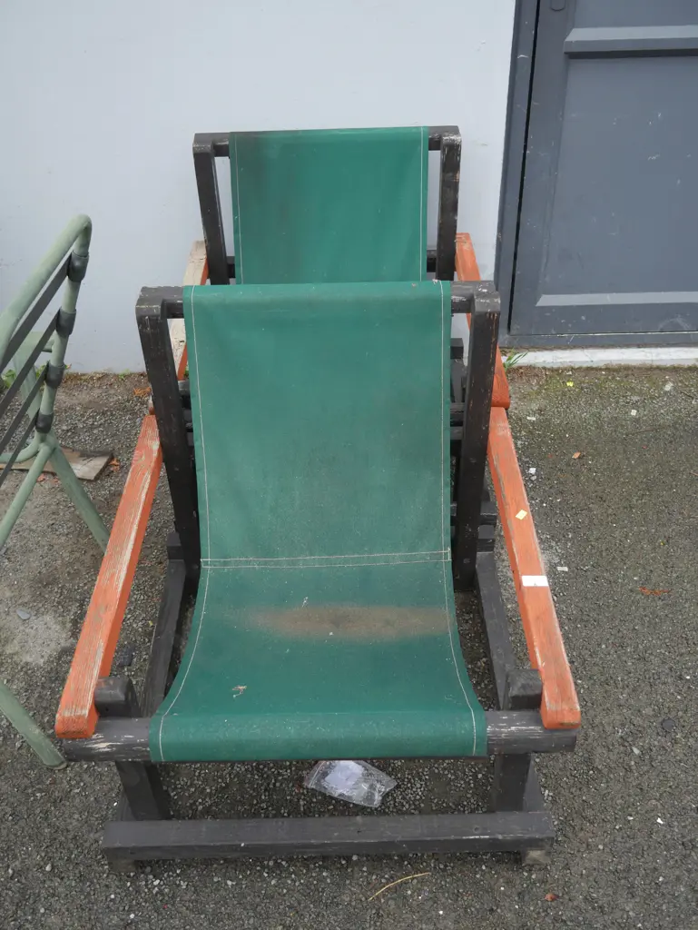 Two outdoor chairs Image 1++