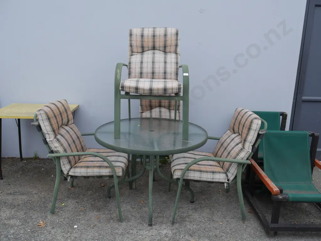 Glass outdoor table and four chairs Image 1++