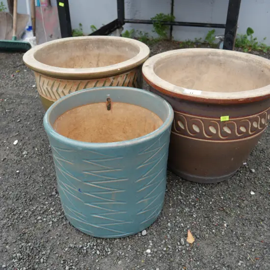 3 garden pots