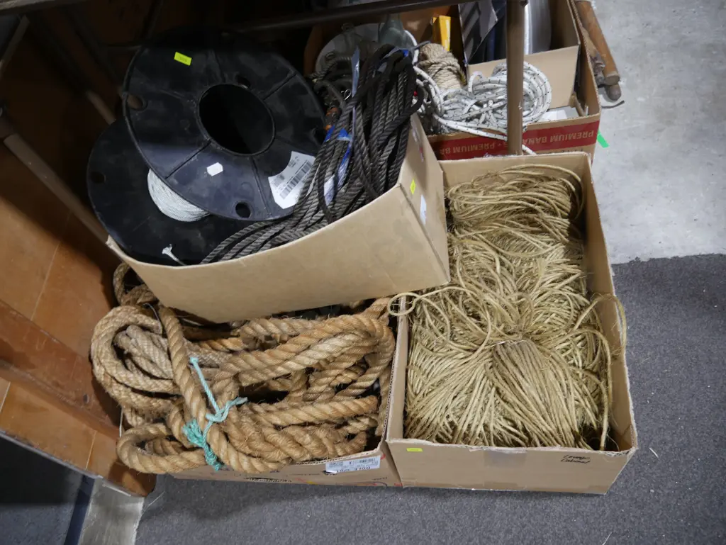 3 boxes ropes Image 1++