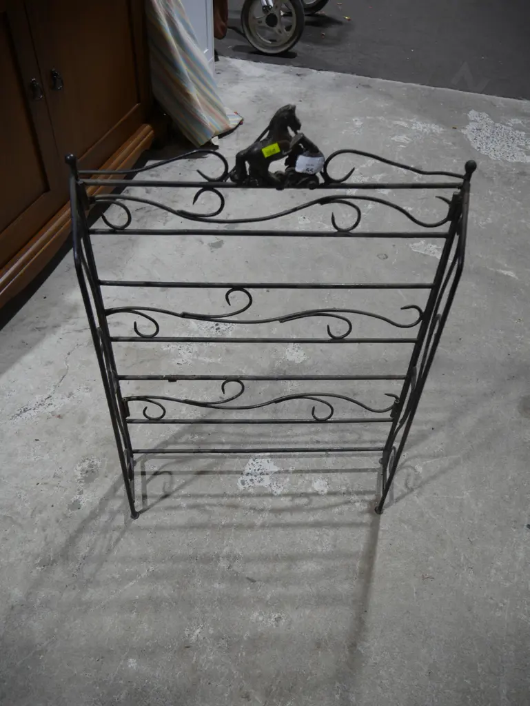 Folding metal rack Image 1++