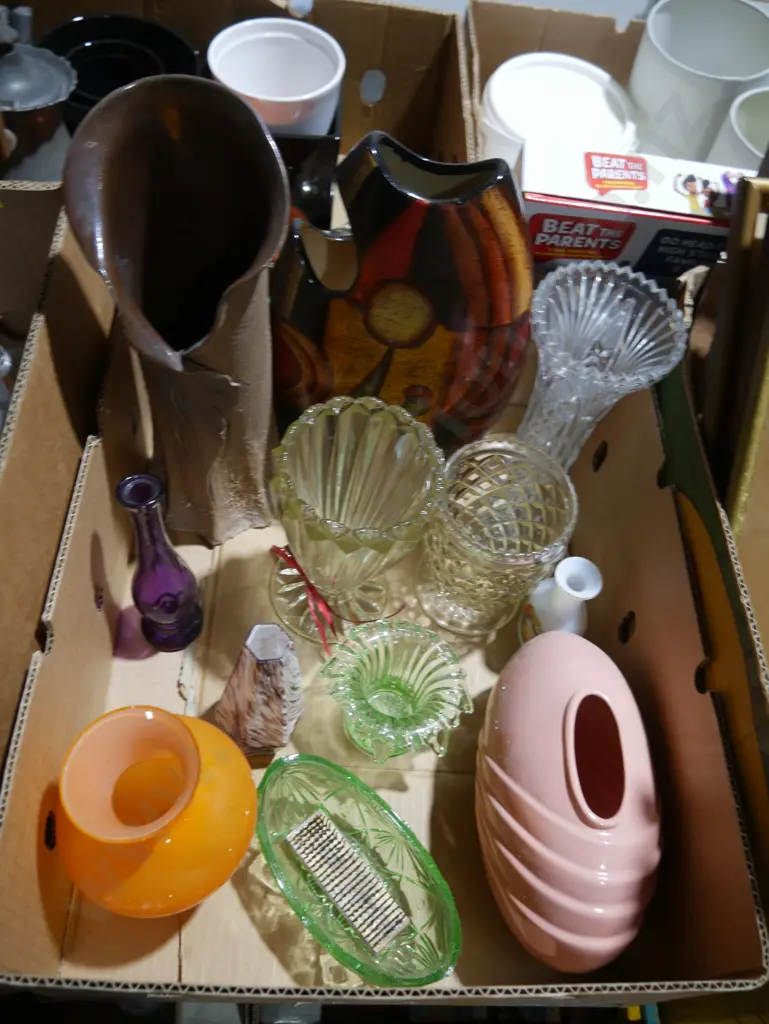 Assorted vases Image 1++