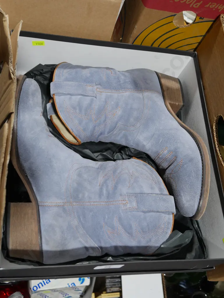 Cowboy boots Image 1++