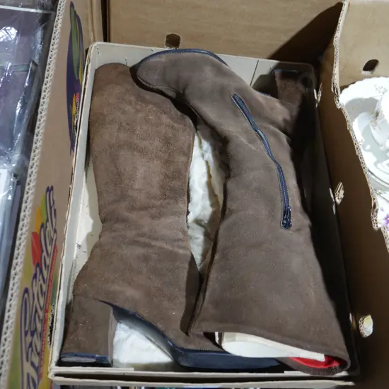 Women's boots and fluffy covers