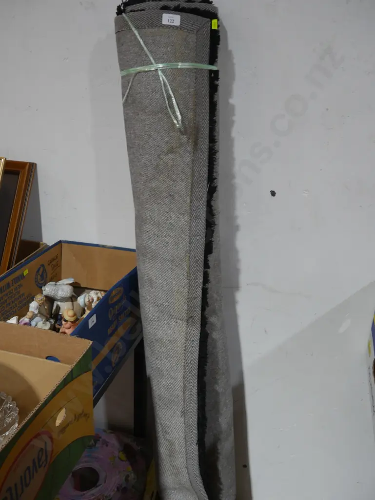 Black shaggy floor rug Image 1++