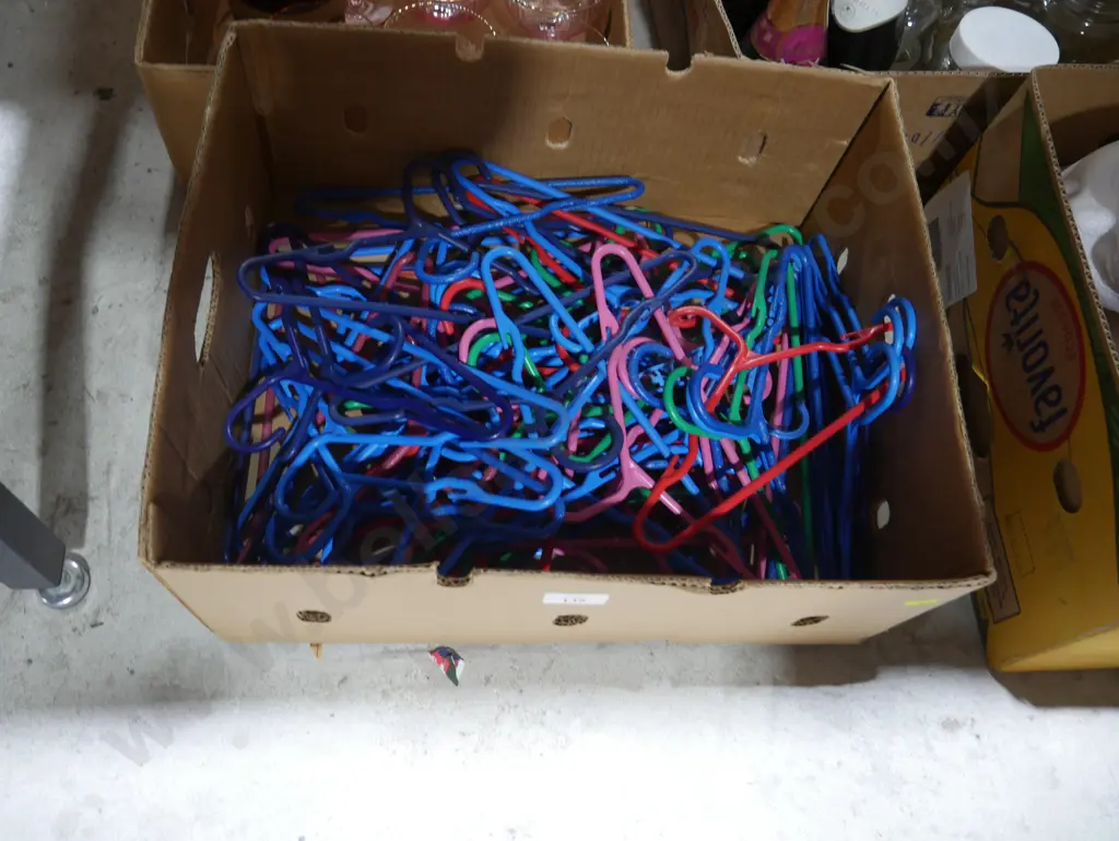 Children's coat hangers Image 1++