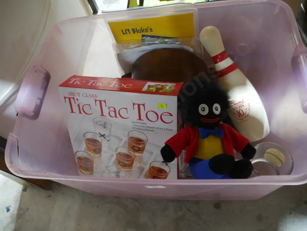 Glassware, clock etc Image 1++