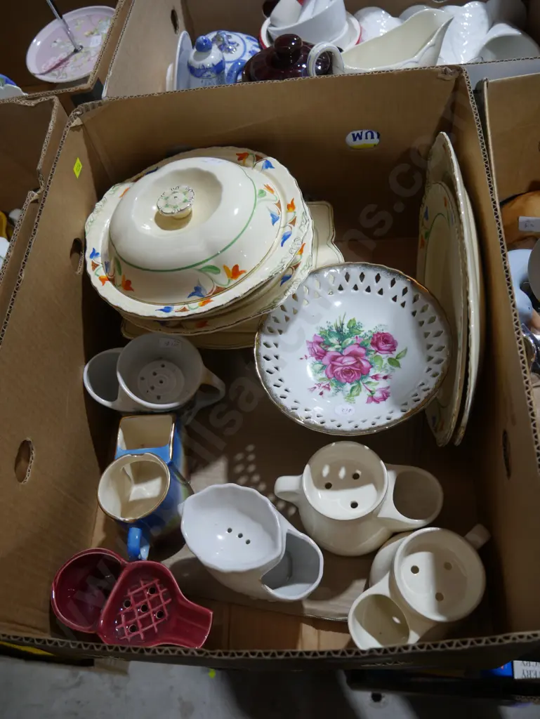 Serving dishes, shaving mugs etc Image 1++