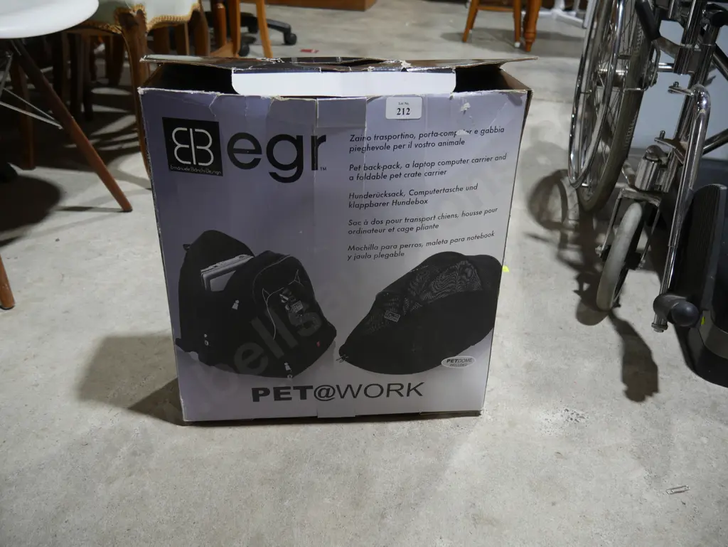 New pet at work carrier Image 1++