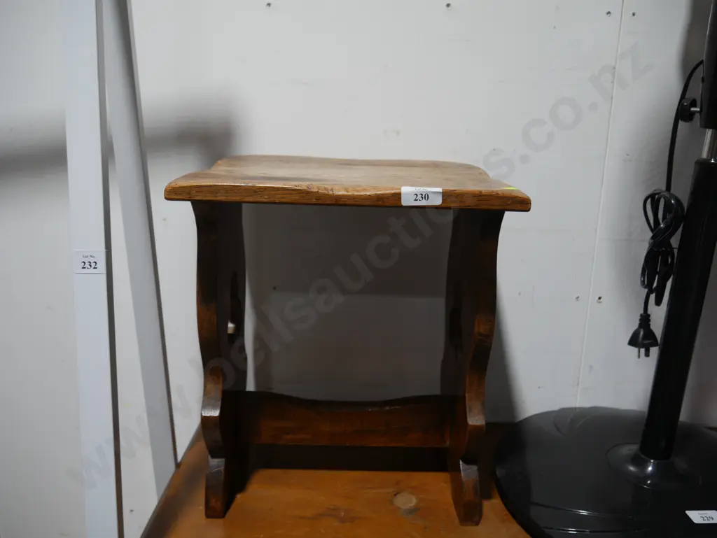 Wooden stool Image 1++