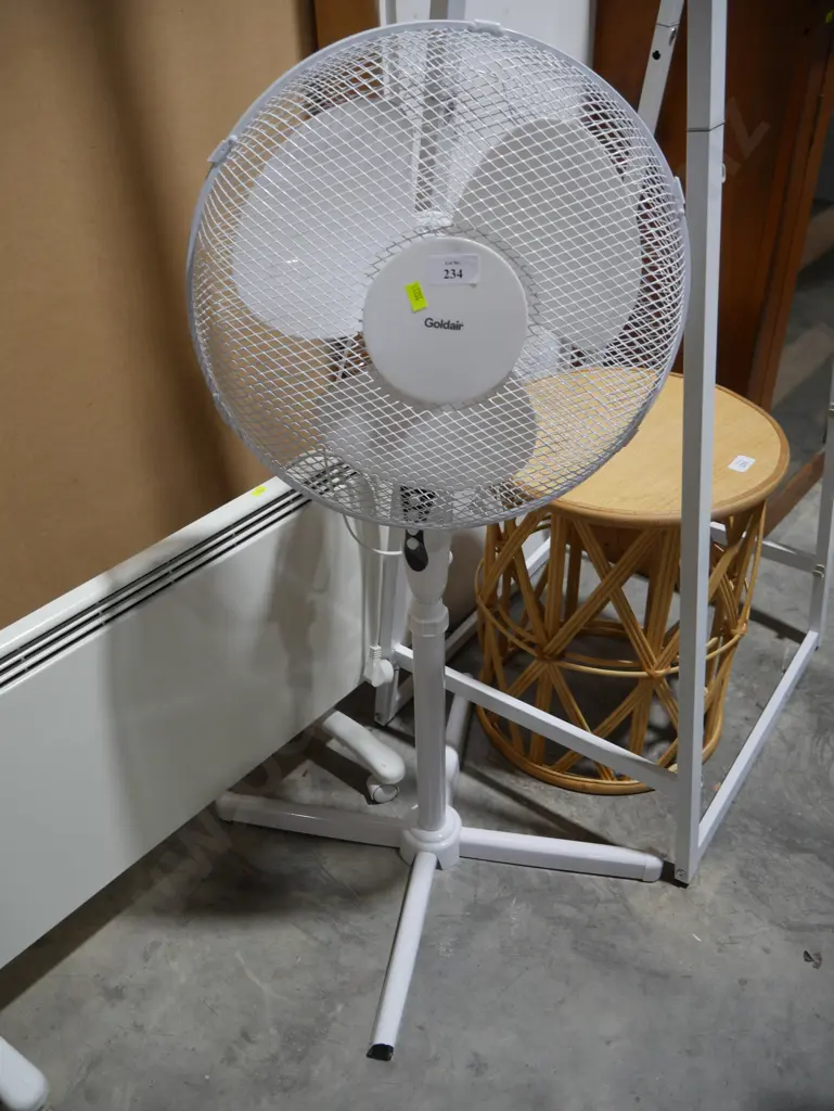 Goldair standard fan Image 1++