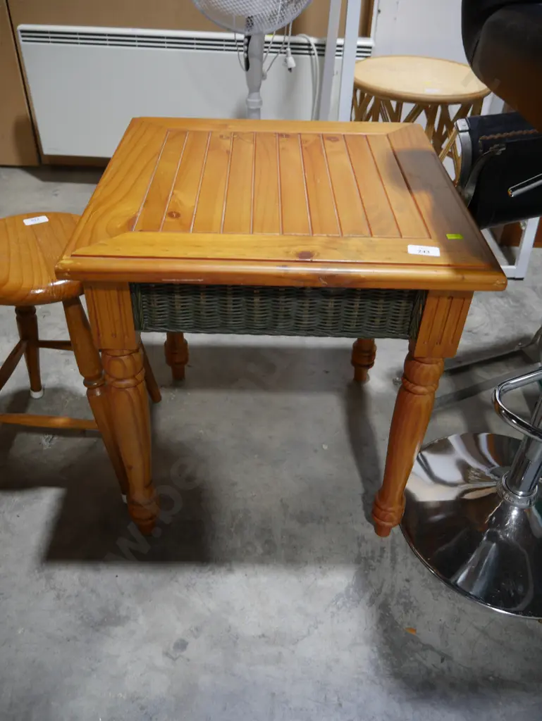 Occasional table Image 1++