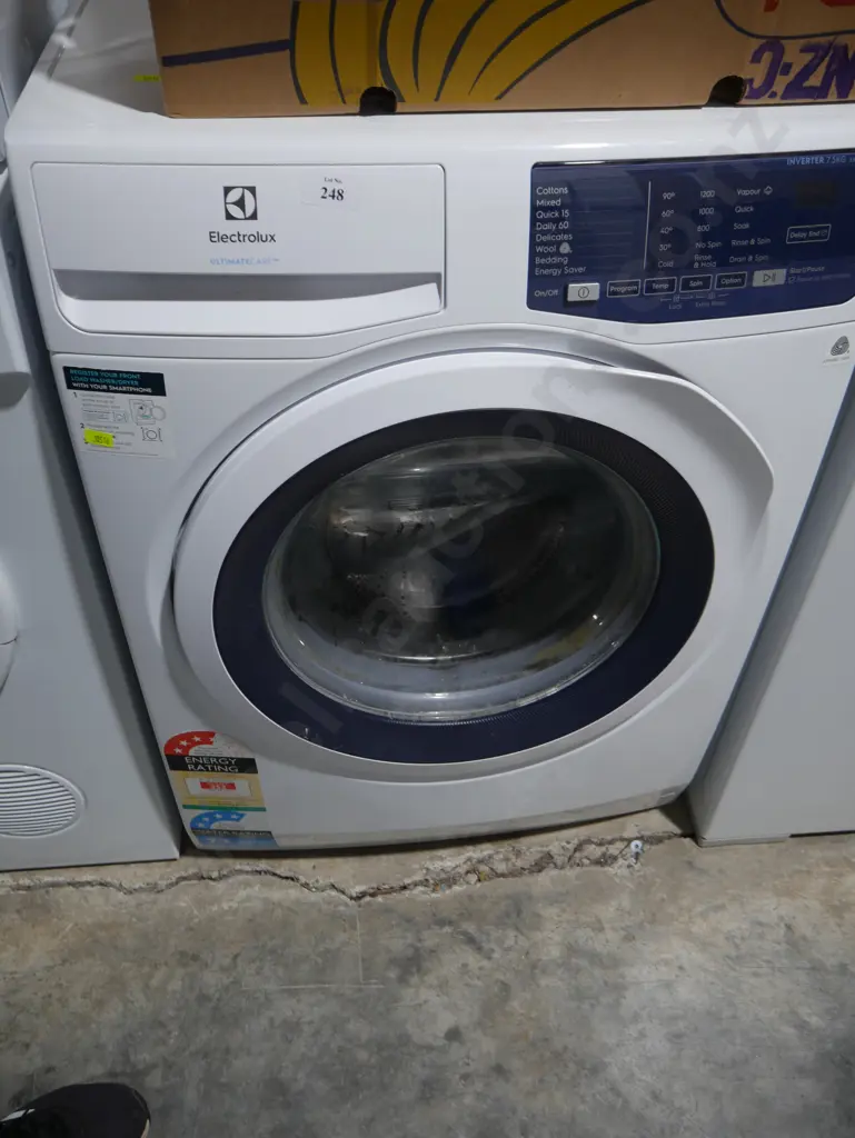 Electrolux front load washing machine Image 1++