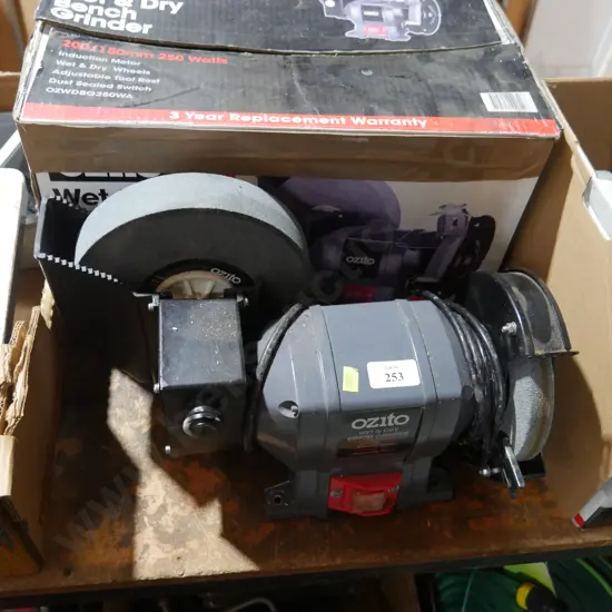 Ozito wet and dry bench grinder