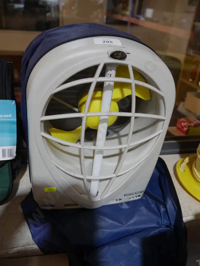 Portable fan and light Image 1++