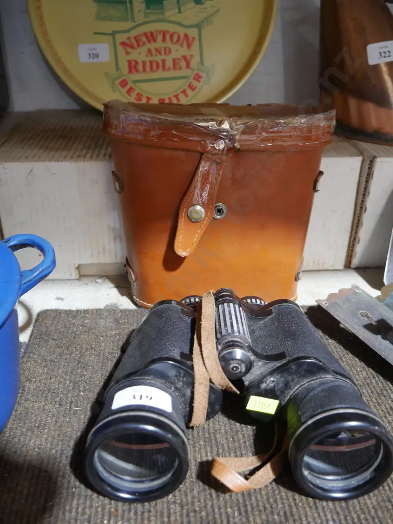 Binocular and case Image 1++